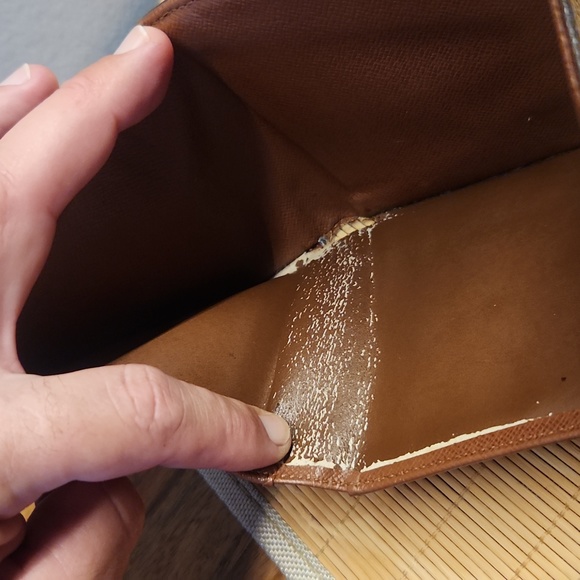 Louis Vuitton Wallet - Picture 9 of 13